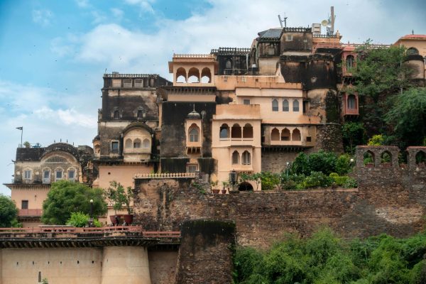 Udaipur Travel Guide 2026: Best Places, Food, Itinerary and Tips